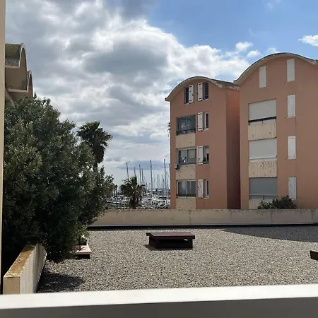 Renove Avec 2 Pieces Et Parking Prive A Gruissan, Proche Du Grazel - Fr-1-229-883 Apartment *