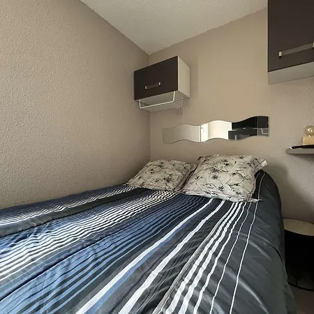 Renove Avec 2 Pieces Et Parking Prive A Gruissan, Proche Du Grazel - Fr-1-229-883 *